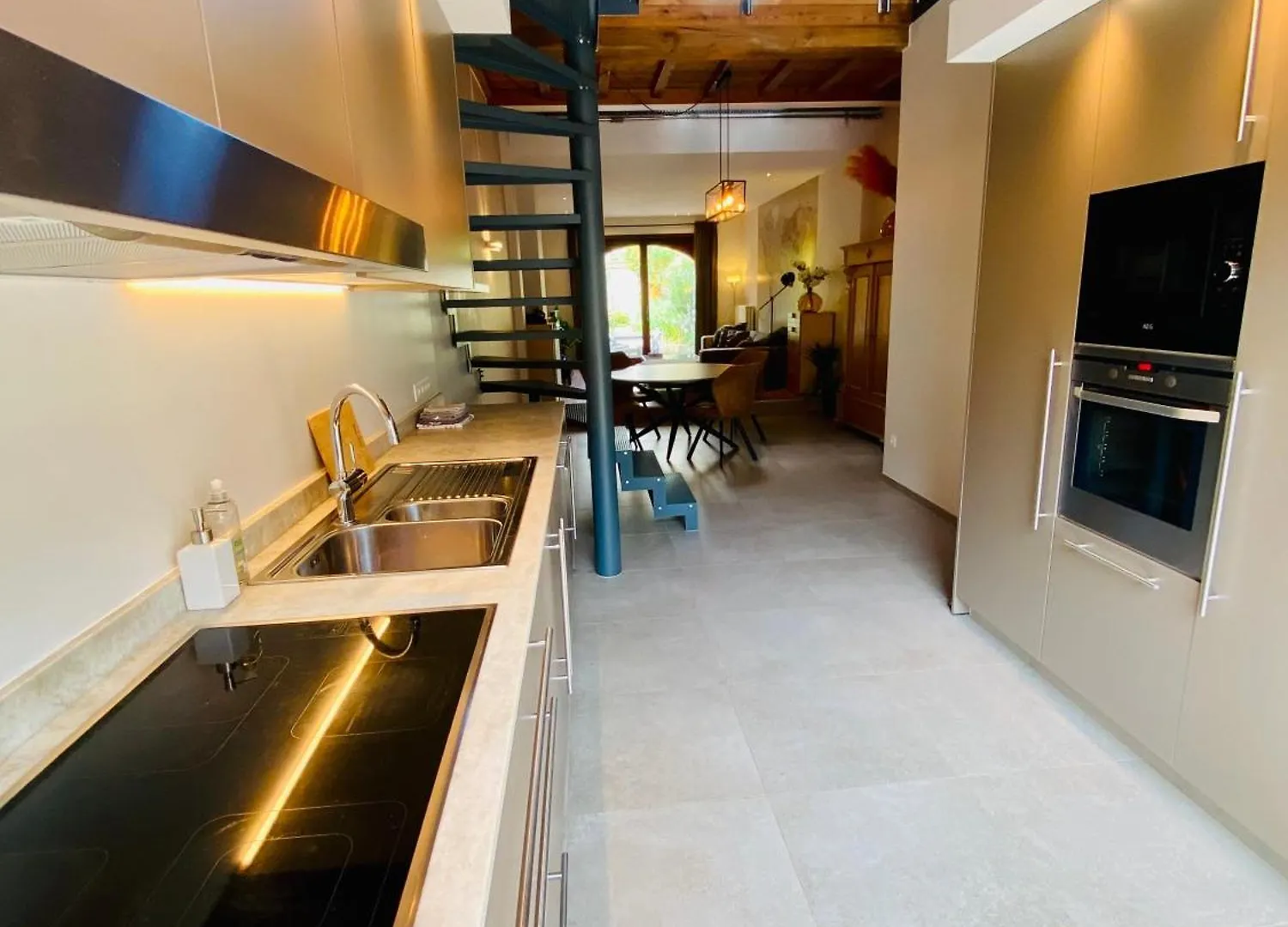 Spacious Holiday Home Brugge